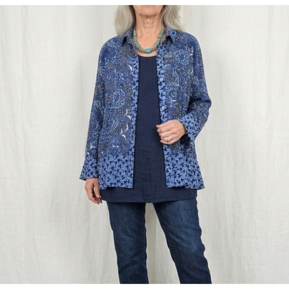 Habitat Button Down Tunic Size XL Blue Floral Faux Layered Ruffle Hem Shirt